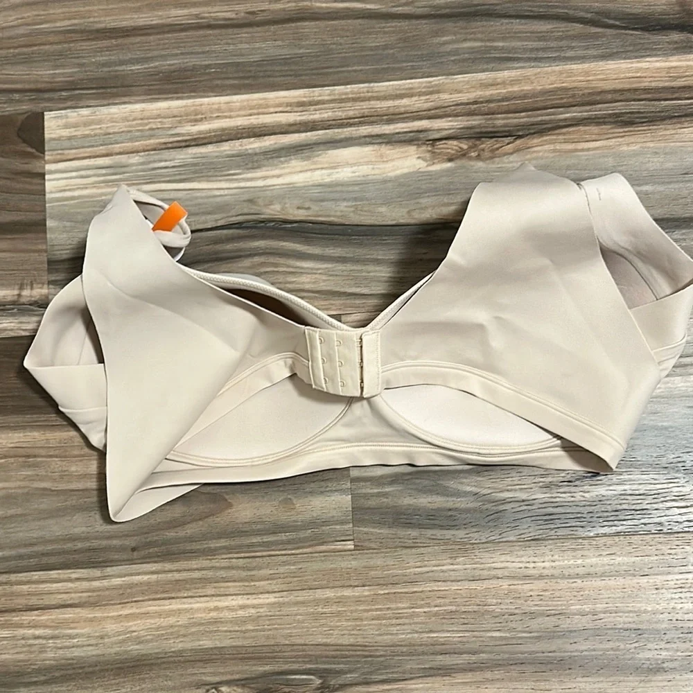 NWT Warner's 3XL No Side Effects Wirefree Back Smoothing Bra RA2231A Beige